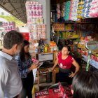 Control.- El gobernador del Guayas, Francesco Tabacchi, realiza un operativo en el mercado ubicado en Montebello, en Guayaquil.