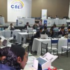 Los equipos técnicos del CNE revisan la información presentada por las organizaciones políticas en la inscripción de candidatos nacionales.