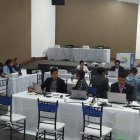 En el Consejo Nacional Electoral los equipos técnicos revisan la documentación presentada por los partidos y movimientos.