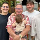 Esta foto compartida hace unas semanas por Marlene, aparece Montaner acompañado de Mau, Ricky, Alejandro y Apolo