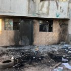 Escombros. Los restos del incendio y desmanes ocurridos la noche del domingo en el Comité del Pueblo se evidenciaron este lunes.