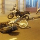 Caso. Las motocicletas de los policías quedaron con daños tras el hecho.