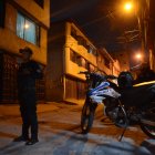 Por ahora, la vigilancia se da también con dos patrulleros en la calle Francisco de la Torre.