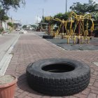 La policía realizó explosiones controladas de los artefactos encontrados.