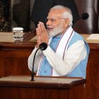 El primer ministro de la India, Narendra Modi, gesticula tras dirigirse a una reunión conjunta del Congreso en el Capitolio de EE. UU. en Washington, DC, EE. UU., el 22 de junio de 2023