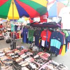 Comercio.- Puestos de personas que trabajan en la informalidad.