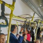 Redes. Se dijo que el alcalde viajó solo y generó dudas por la tranquilidad de la gente ante su presencia