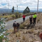 Los policías están investigando para dar con el responsalbe de este crimen en Latacunga.