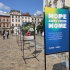 El día que Ucrania celebra el Día Mundial del Refugiado, la ciudad de Leópolis (oeste) sigue albergando decenas de miles de desplazados que tratan de integrarse en la comunidad local pero mantienen la esperanza de que la contraofensiva pueda liberar sus hogares.