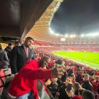 Con mucha emoción, los hinchas del Inter aprovecharon para sacarse fotos con Enner Valencia