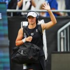 El estado de la tenista polaca preocupa de cara a su debut en Wimbledon.