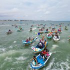 Romería. Decenas de pescadores recorrieron el mar con san Pedro.