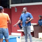 Félix Borja (d) está contento en su nueva faceta como asistente técnico de El Nacional.