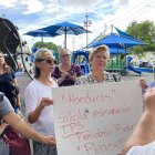 Hecho. Personas durante una manifestación en torno a la ley.