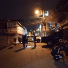 Escena. Miembros de Criminalística recogieron 18 indicios balísticos en el sitio donde se produjo el asesinato.