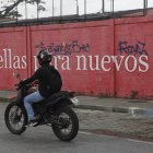 Situación. Diferentes garabatos presentan algunos murales.