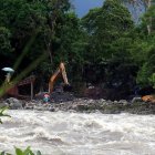 Fotografía de trabajos de Imágenes de explotación de minería irregular e ilegal en el sector de Santa Rosa, en la provincia del Napo, amazonía ecuatoriana.