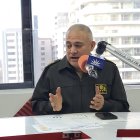 Hecho. Los uniformados fueron golpeados por varias personas a la vez. El comandante de la Policía condenó el hecho.