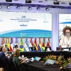 Cancilleres participan en una reunión ordinaria del Consejo Mercado Común (CMC) hoy, en el Parque Nacional Iguazú, en Puerto Iguazú (Argentina).