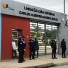 Los uniformados cumplen rondas en ambos planteles mediante el proyector Escuela Segura.