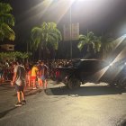 Los habitantes bloquearon la vía principal interna que conecta y conduce a todas las etapas del complejo habitacional