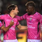 El duelo genera expectativa en la hinchada del cuadro rayado.