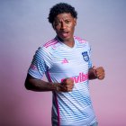 El club guayaquileño develó su uniforme alterno para los próximos meses.