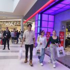 Comercio.- La zona nueva del Mall de Sol tiene tiendas como Victoria"s Secret, Gap, Etafashion, Marathon entre otras tiendas.