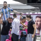 El arribo de Messi a Miami causó furor en los fanáticos de Inter Miami. Los hinchas acudieron en grupo al aeropuerto de Fort Lauderdale por Messi, pero no tuvieron la chance para ver al argentino.