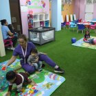 A los niños se les ayuda a desarrollar sus destrezas y habilidades a través de actividades y juegos lúdicos que tienen el acompañamiento de profesionales en el área de educación inicial.