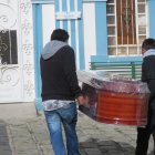 Riobamba. Familiares del joven asesinado llegaron a esta ciudad para trasladar su cuerpo hasta Daule.