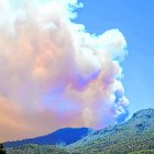 Escena. El incendio al noroeste de La Palma avanza rápido y sin control