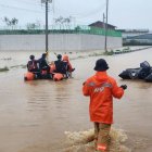 Al sureste de Seúl, una persona falleció ahogada debido a la inundación en un túnel.