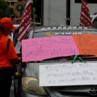 Manifestantes y activistas protestaron contra los senadores elegidos a dedo por la extinta junta militar y bloquear el nombramiento del Primer Ministro de Tailandia