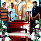 "Peker, La Maravilla" es velado en casa de su abuela.