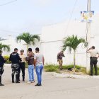 Acontecimiento. El cuerpo de la víctima quedó tendido sobre la acera.