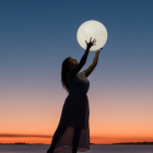 Los Nodos del karma (el par de signos donde ocurren los eclipses en un momento determinado del tiempo) están por mudarse a los signos de Aries y Libra, donde permanecerán hasta enero de 2025.