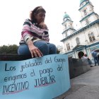 Los docentes jubilados exigen el pago del incentivo jubilar.