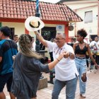 El baile y la música no paran en Las Peñas por las fiestas julianas