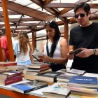 Los expertos consideran que las ferias del libro no deberían hacerse una sola vez en el año.