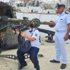 Estudiantes de varios colegios de la ciudad conocen las tareas que ejecuta a la Armada para el país.