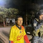 El sujeto quedó detenido y expulsado del estadio.