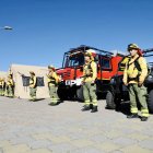 Vehículos, trajes adecuados y hasta un campamento fueron entregados a los bomberos de la capital.