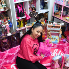 Xiomara Silva tiene más de 30 años coleccionando muñecas Barbie.