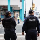 Operativos. Agentes del Cuacme en labores de seguridad en el centro.