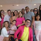 Silvana Torres con sus amigos y parientes.