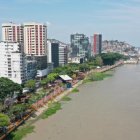 A lo largo del río Guayas se levanta lo que hoy es el Malecón 200, uno de los atractivos turísticos de la moderna ciudad.