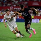 lndependiente del Valle visitó al Sevilla en el estadio Sánchez-Pizjuán, en el inédito choque entre los campeones de la Copa Sudamericana y la Europa League.