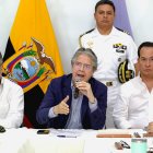 El primer mandatario tomó la decisión a raíz de la ola de violencia que se registra en los tres territorios.