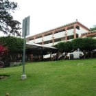 En esta zona de área verde de la facultad Filosofía de la Universidad Católica Santiago de Guayaquil se desarrolla la actividad cultural.